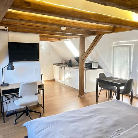 1 Zimmer Wohnung Dg Mit Klimaanlage Und Kleinen Balkon Oedheim Bagian luar foto