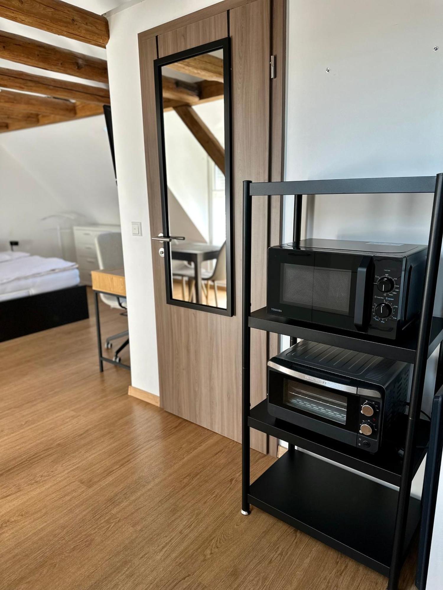 1 Zimmer Wohnung Dg Mit Klimaanlage Und Kleinen Balkon Oedheim Bagian luar foto